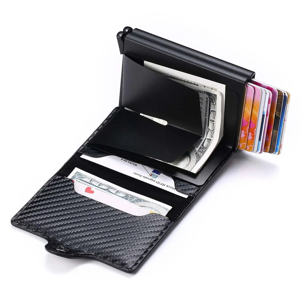 Le Porte-cartes Alizé carbone ouvert, pince à billets visible au dos